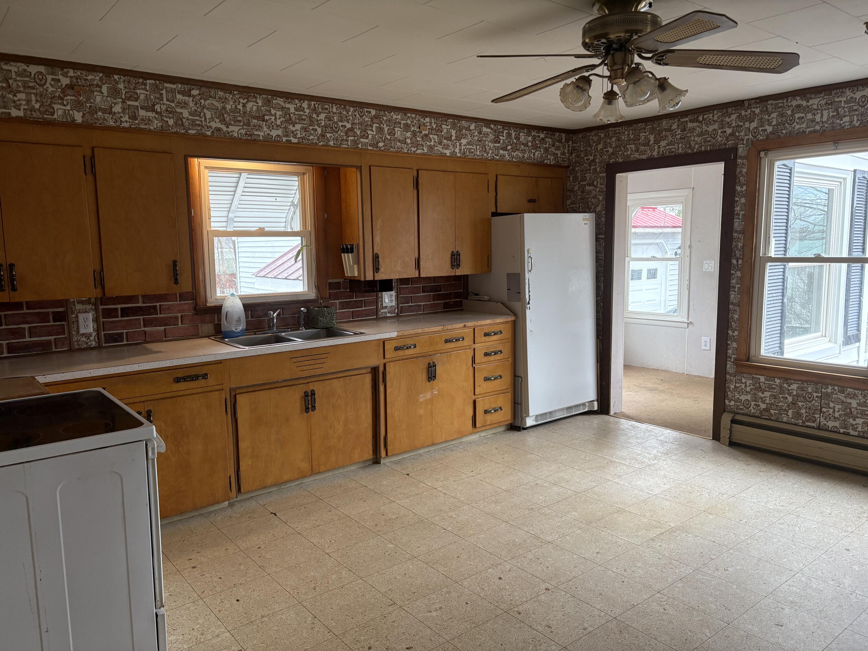 37 Cedar Street East Millinocket, ME 04430 - Photo 6 of 12 IMG_3115