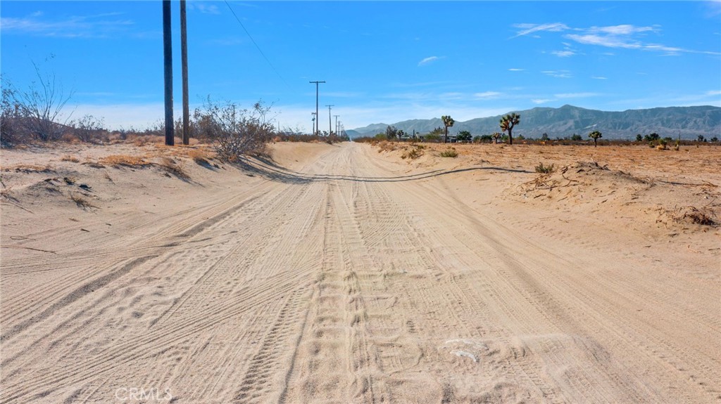 11111 Johnson Road Phelan, CA 92371 - Photo 8 of 13