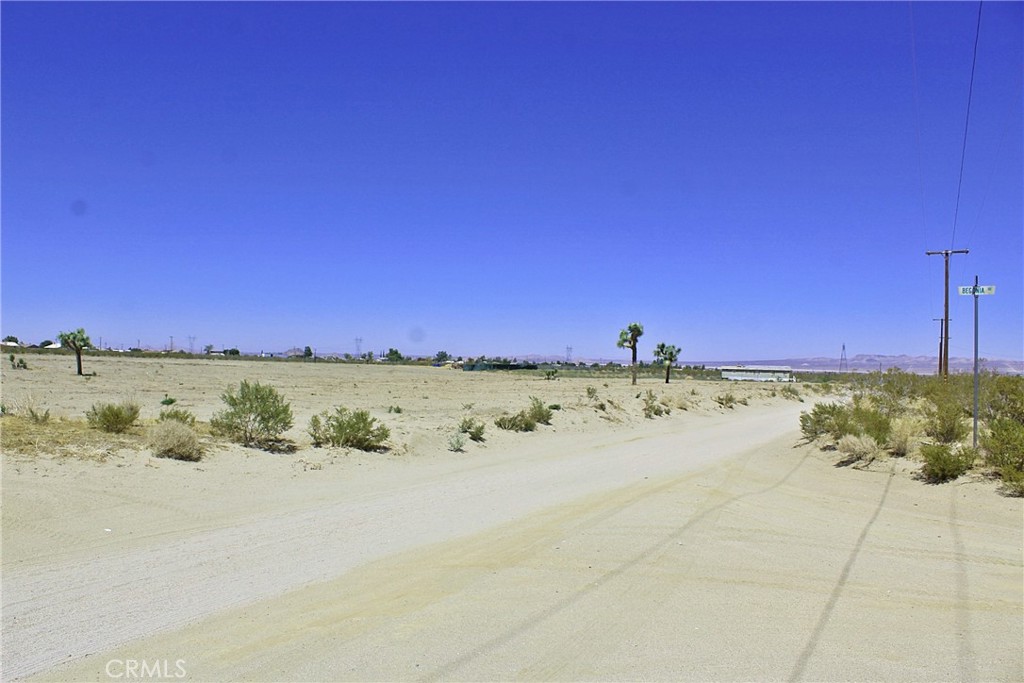 11111 Johnson Road Phelan, CA 92371 - Photo 9 of 13