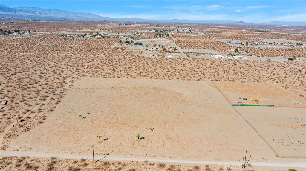 11111 Johnson Road Phelan, CA 92371 - Photo 10 of 13