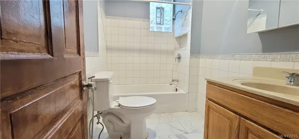 $1,250 | 79 Walden Avenue, Buffalo, NY 14211