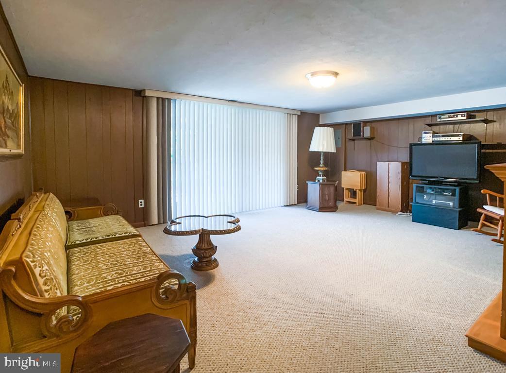 10819 Hawley Road Philadelphia, PA 19154 - Photo 22 of 37 Gallery Image 22