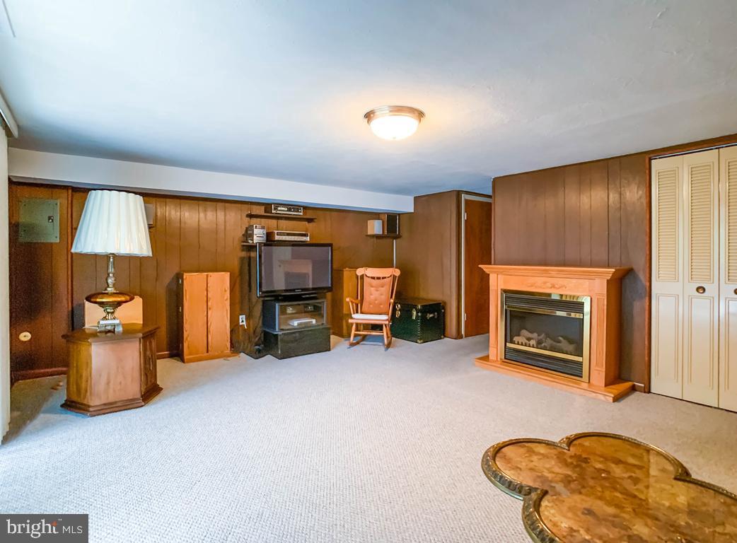 10819 Hawley Road Philadelphia, PA 19154 - Photo 24 of 37 Gallery Image 24