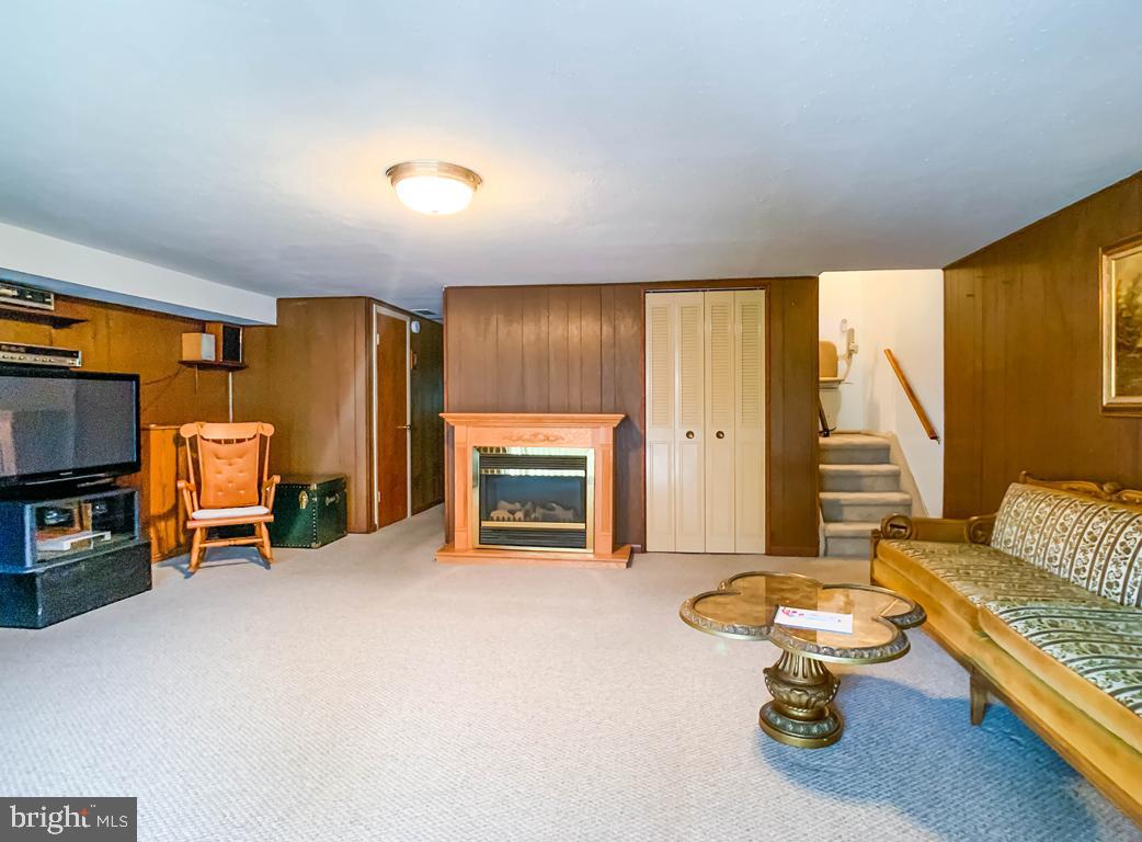 10819 Hawley Road Philadelphia, PA 19154 - Photo 25 of 37 Gallery Image 25