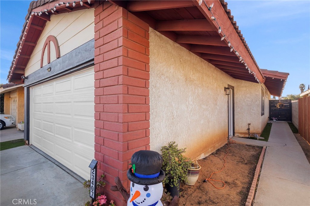 23407 Rolanda Drive Moreno Valley, CA 92553 - Photo 4 of 22
