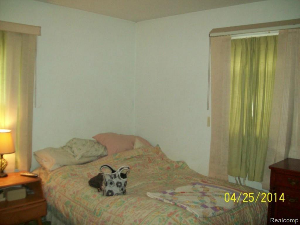 6151 Overlook Road Clarkston, MI 48346 - Photo 8 of 13 BEDROOM.jpg