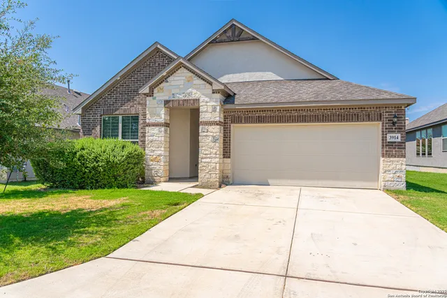 $2,100 | 3914 Brazos Bend, San Antonio, TX 78245