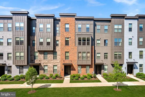 $698,000 | 2240 Woodland Gap Terrace, Herndon, VA 20171