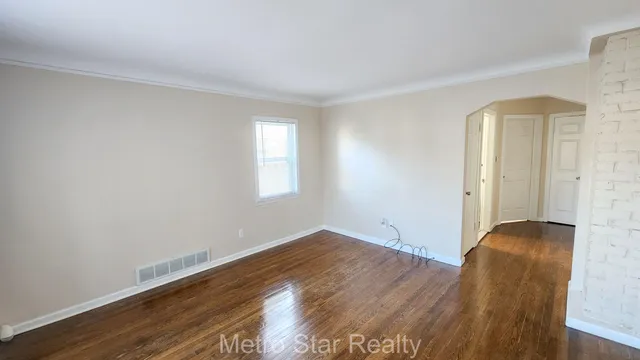 $2,000 | 315 North Minerva Avenue, Royal Oak, MI 48067