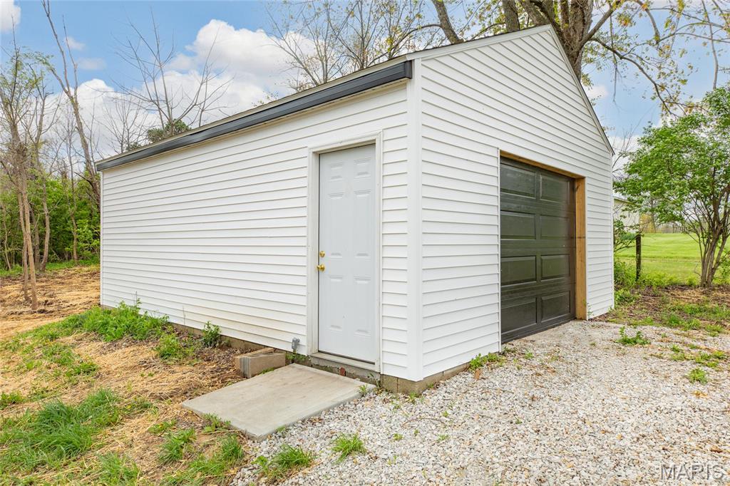 4239 Fosterburg Road Alton, IL 62002 - Photo 11 of 42
