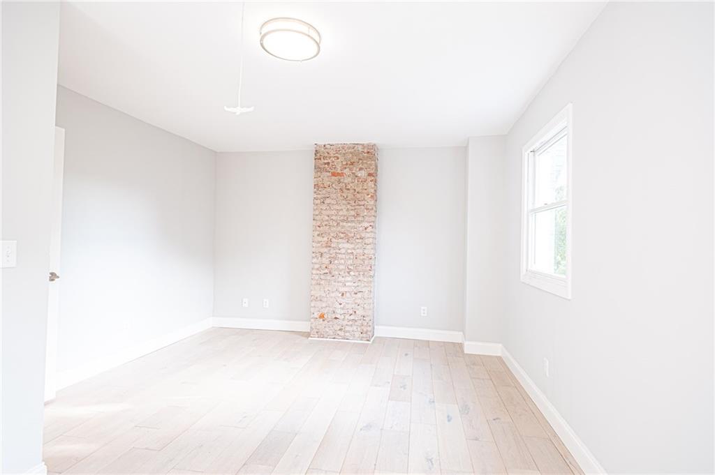 229 Chestnut Street Sewickley, PA 15143 - Photo 22 of 24 Front bedroom accent wall.