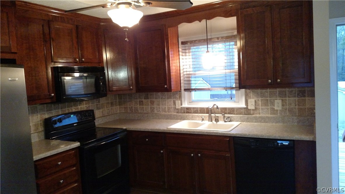 3137 Fielding Road Colonial Heights, VA 23834 - Photo 3 of 21