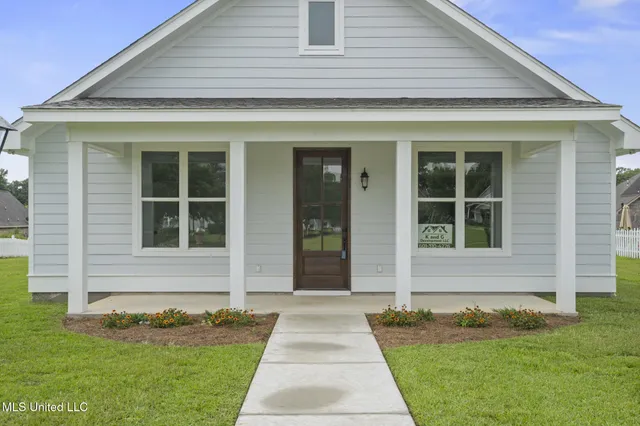 $297,500 | 410 Legacy Boulevard, Hattiesburg, MS 39402
