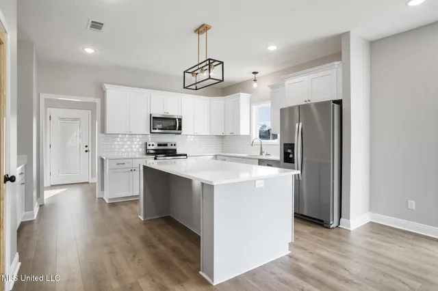 $297,500 | 410 Legacy Boulevard, Hattiesburg, MS 39402