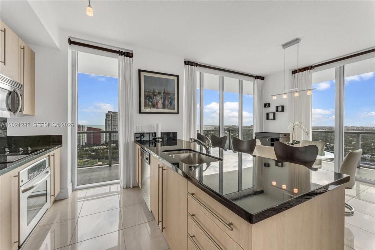 79 Southwest 12th Street, Unit 3401S Miami, FL 33130 - Photo 6 of 25