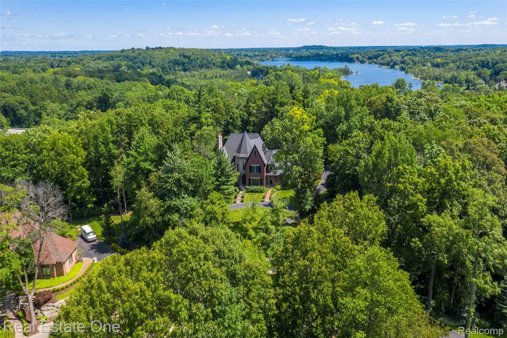 7807 Fieldstone Ridge Clarkston, MI 48348 - Photo 5 of 59 Your own piece of paradise with almost 2 acres of lush surroundings