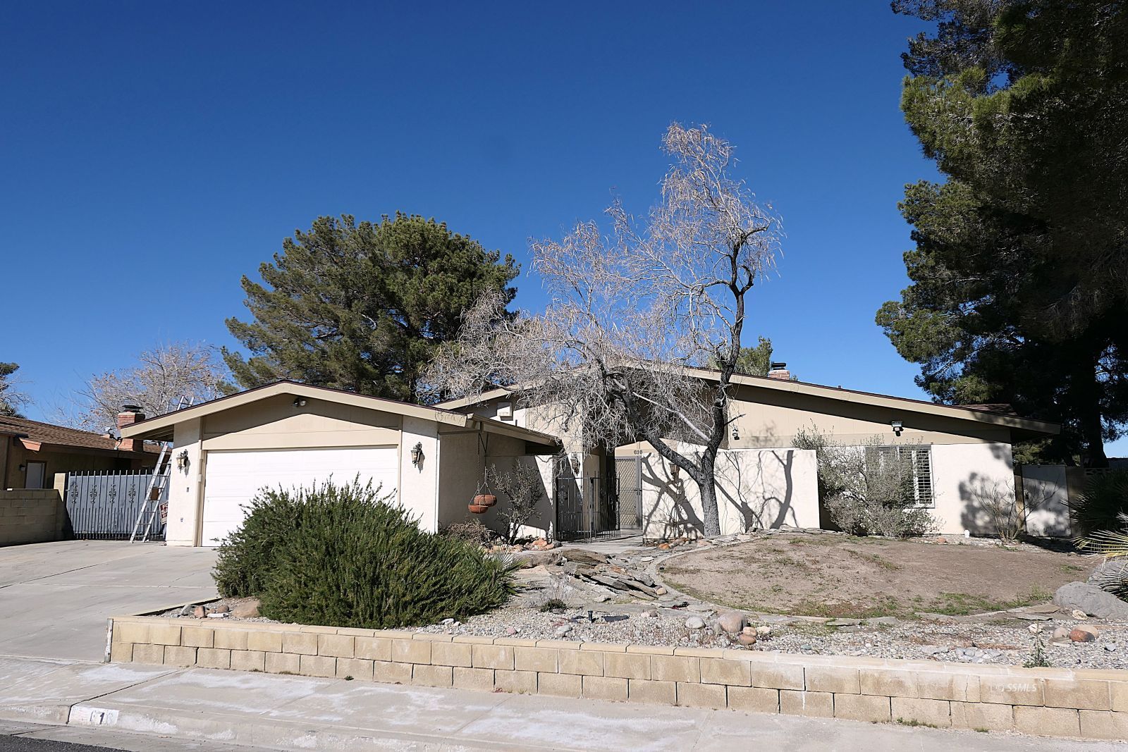 616 Sylvia Avenue Ridgecrest, CA 93555 - Photo 1 of 15 Gallery Image 1