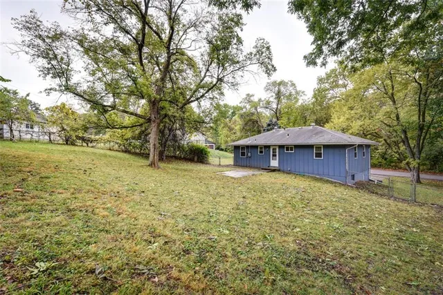 $199,900 | 107 North Sugar Creek Boulevard, Sugar Creek, MO 64054