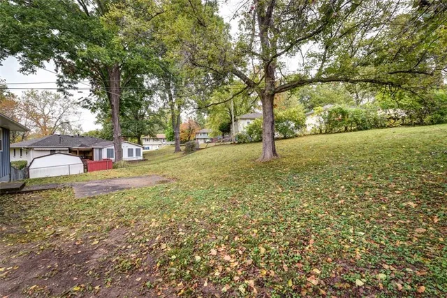 $199,900 | 107 North Sugar Creek Boulevard, Sugar Creek, MO 64054