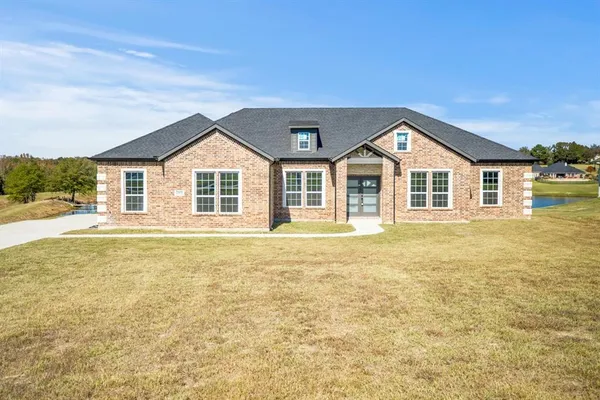 $543,900 | 23690 Champion Drive, Lindale, TX 75771