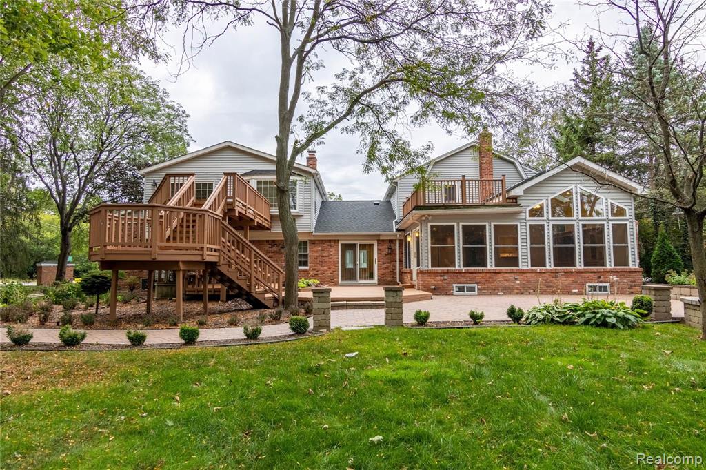 33414 Old Timber Road Farmington, MI 48331 - Photo 2 of 36