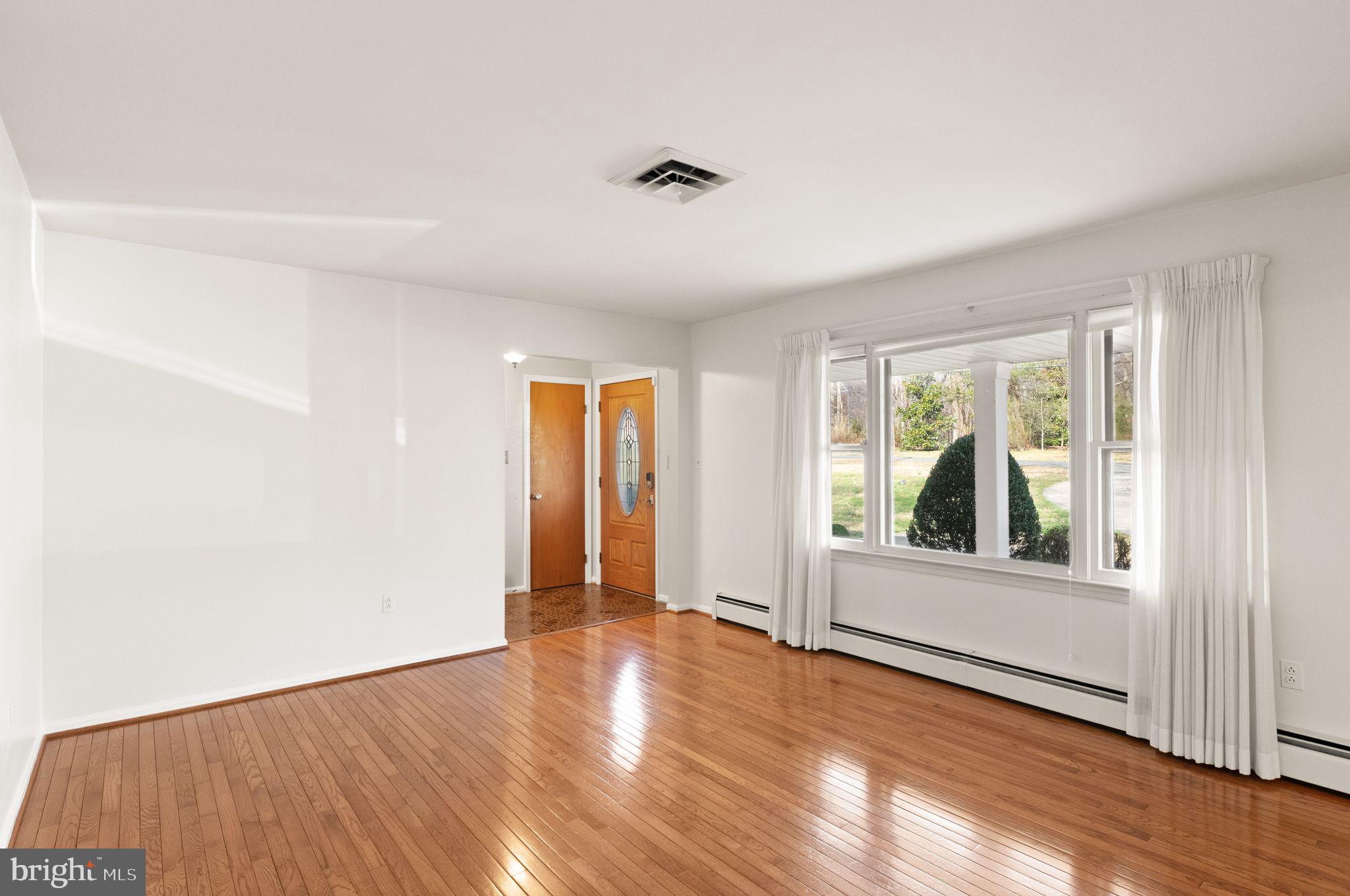 3801 Russell Road Woodbridge, VA 22192 - Photo 13 of 74 Formal living room with large window.