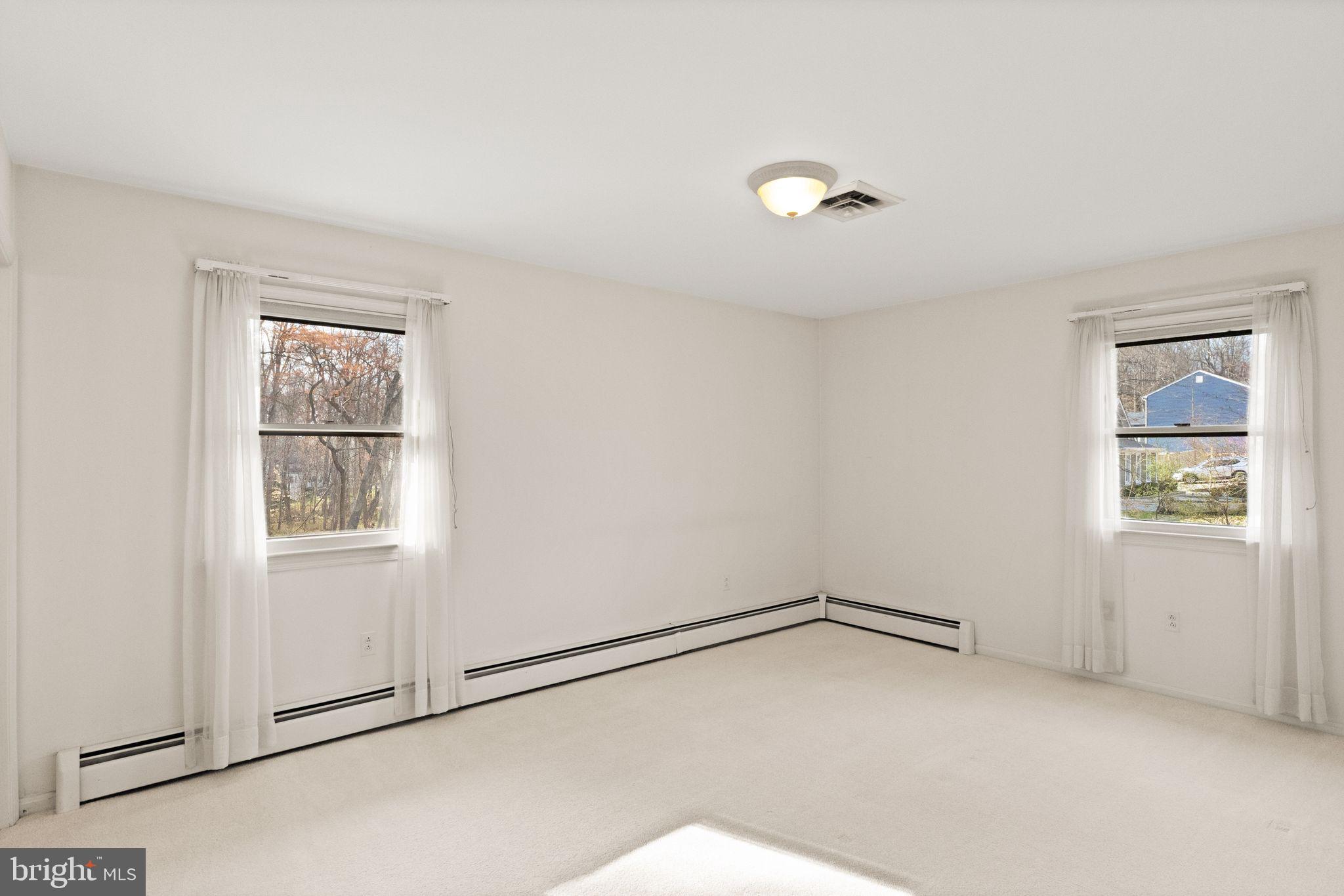 3801 Russell Road Woodbridge, VA 22192 - Photo 21 of 74 Large primary bedroom.