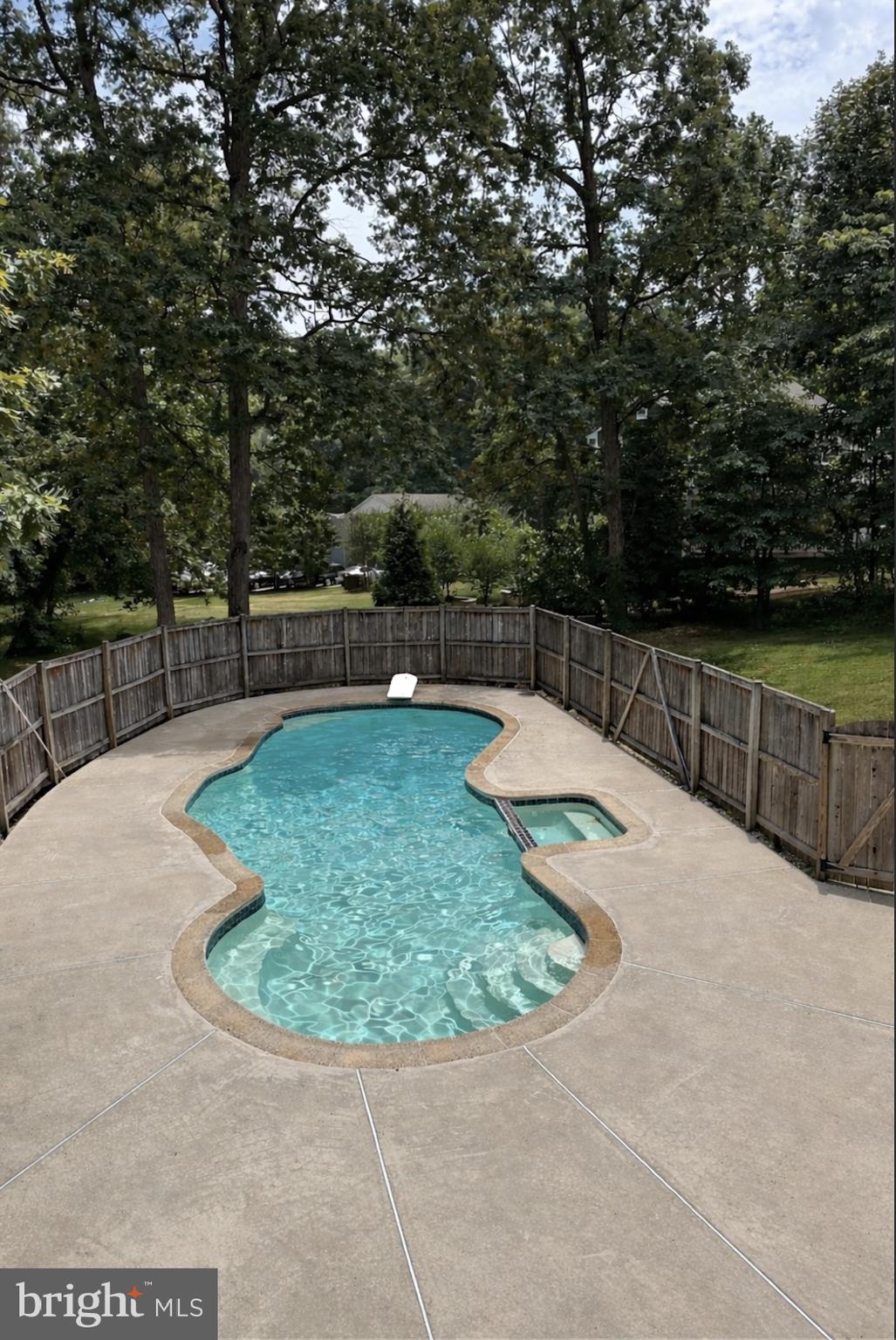3801 Russell Road Woodbridge, VA 22192 - Photo 50 of 74 Pool in the summer.