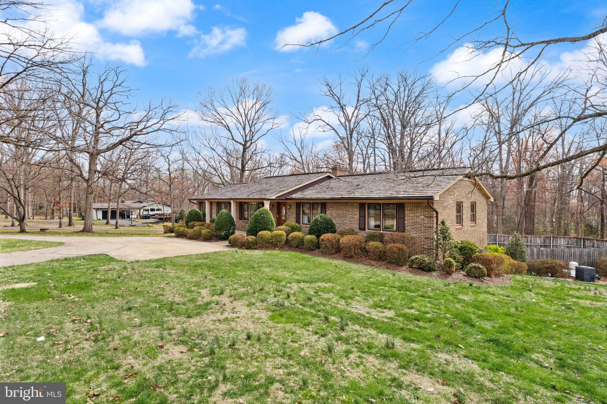 3801 Russell Road Woodbridge, VA 22192 - Photo 61 of 74 Great curb appeal.