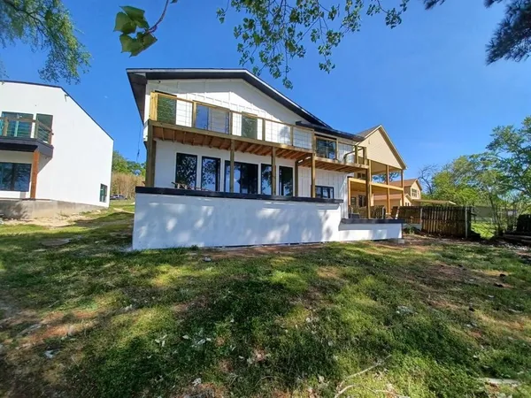$1,235,000 | 160 Oak Hills Drive, Mabank, TX 75156