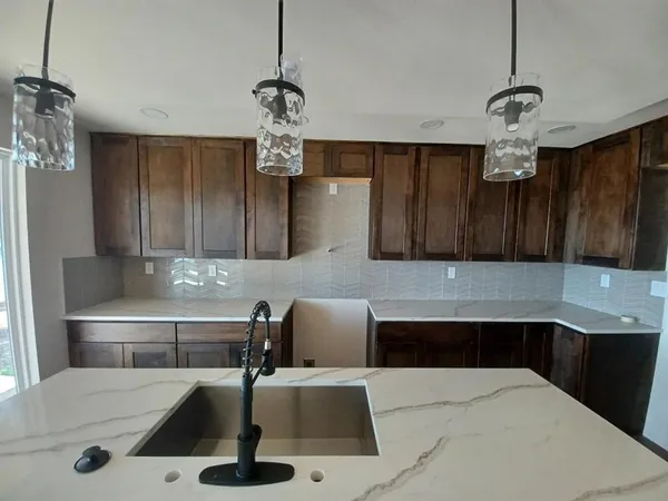 $1,235,000 | 160 Oak Hills Drive, Mabank, TX 75156