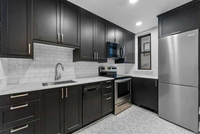 $3,700 | 230 Bloomfield Street, Unit 101, Hoboken, NJ 07030