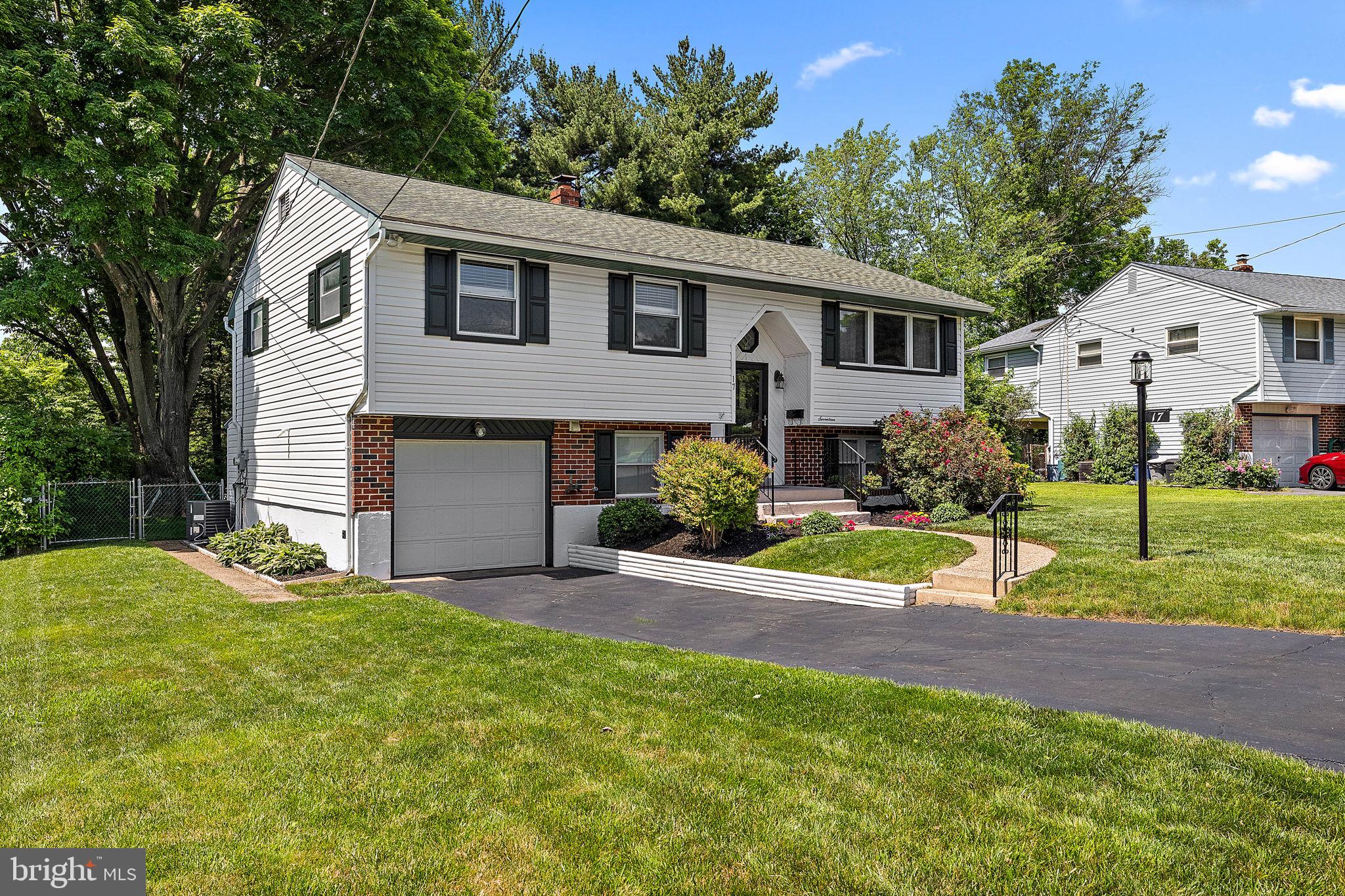 17 Hearthside Road Aston, PA 19014 - Photo 3 of 28 Gallery Image 3