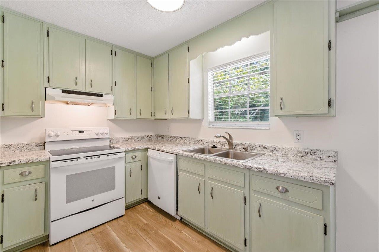 2752 Raintree Circle Tallahassee, FL 32308 - Photo 9 of 34