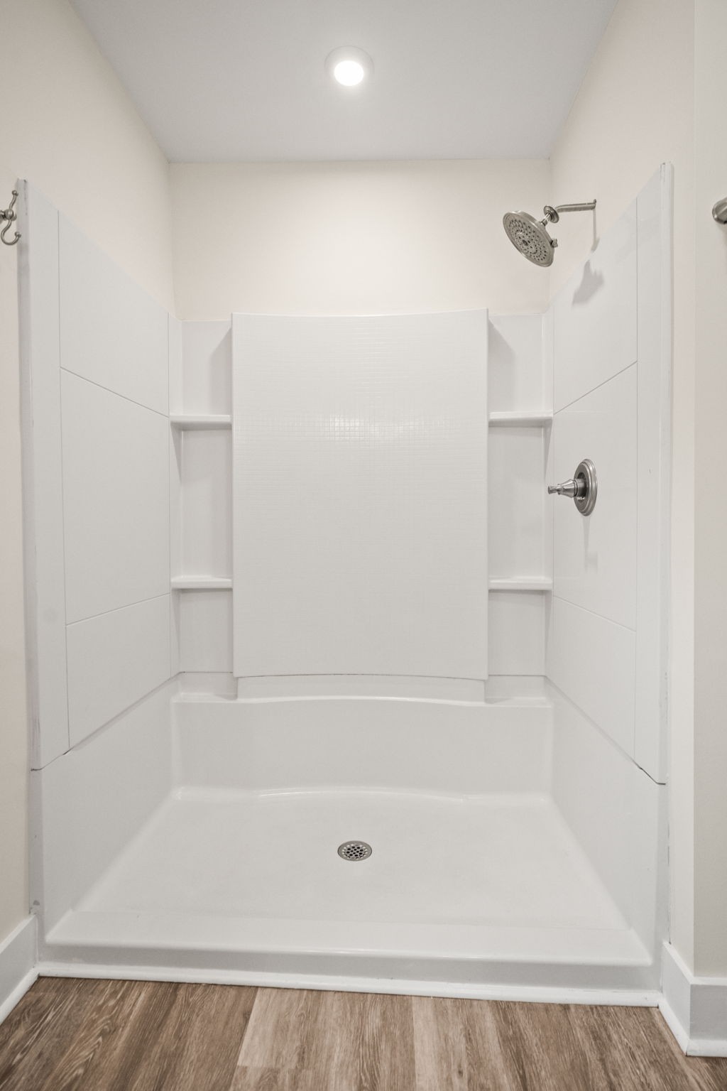 3863 Felts Road Cedar Hill, TN 37032 - Photo 14 of 32 a bathroom with a bathtub