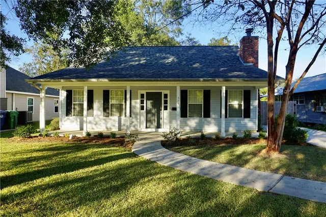 $2,400 | 322 West 22nd Avenue, Covington, LA 70433
