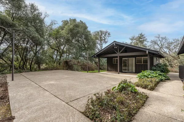 $675,000 | 1261 Deerwood Drive, Ukiah, CA 95482