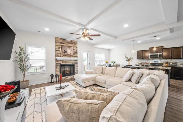 $2,500 | 525 Bloomington Trace, Clarksville, TN 37042