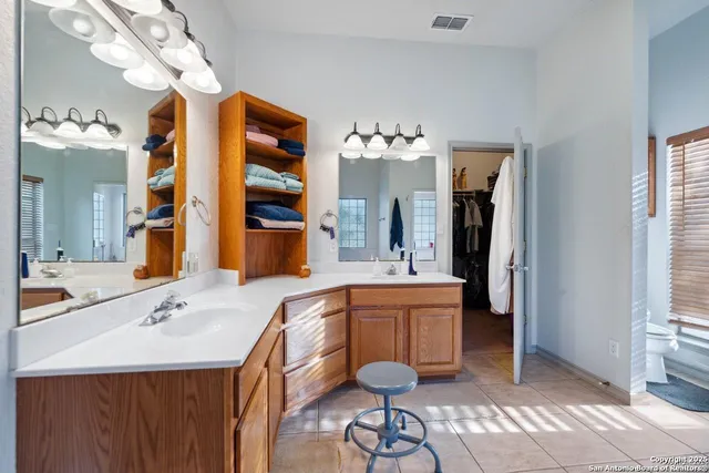 $1,375,000 | 6170 County Road 332, Jourdanton, TX 78026