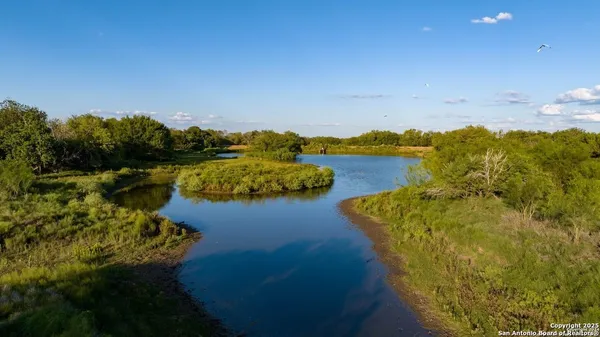 $1,375,000 | 6170 County Road 332, Jourdanton, TX 78026