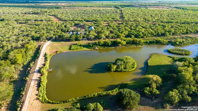 $1,375,000 | 6170 County Road 332, Jourdanton, TX 78026
