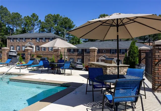 $1,679 | 4883 Roswell Road, Unit 6G, Atlanta, GA 30342