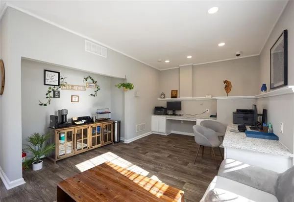 $1,549 | 4883 Roswell Road, Unit 9W, Atlanta, GA 30342