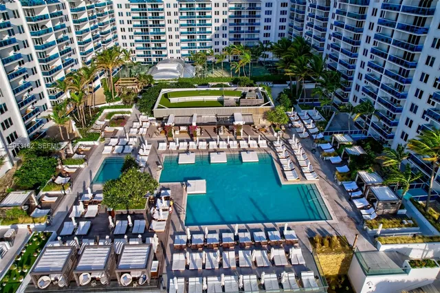 $3,100,000 | 2301 Collins Avenue, Unit 634/635, Miami Beach, FL 33139