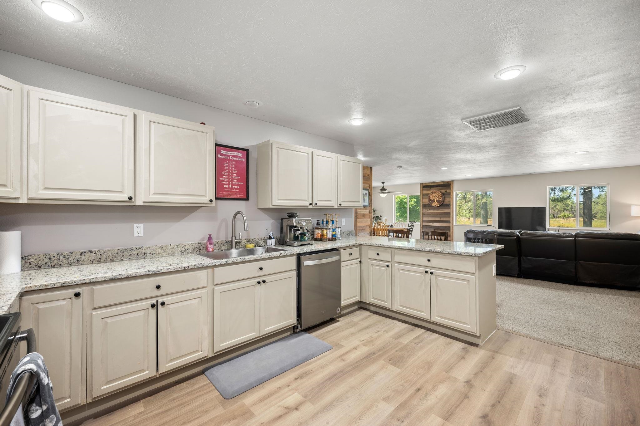 16106 South Dover Road Cheney, WA 99004 - Photo 17 of 49