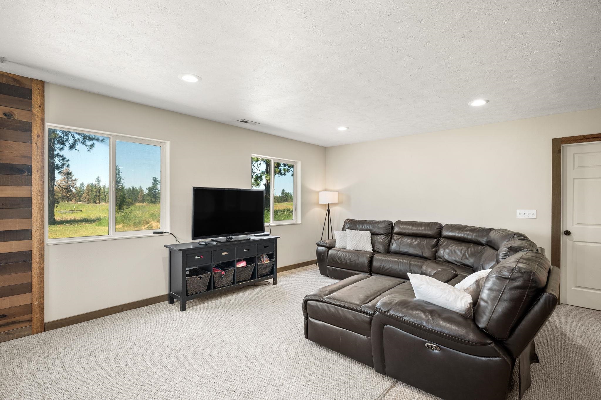 16106 South Dover Road Cheney, WA 99004 - Photo 6 of 49