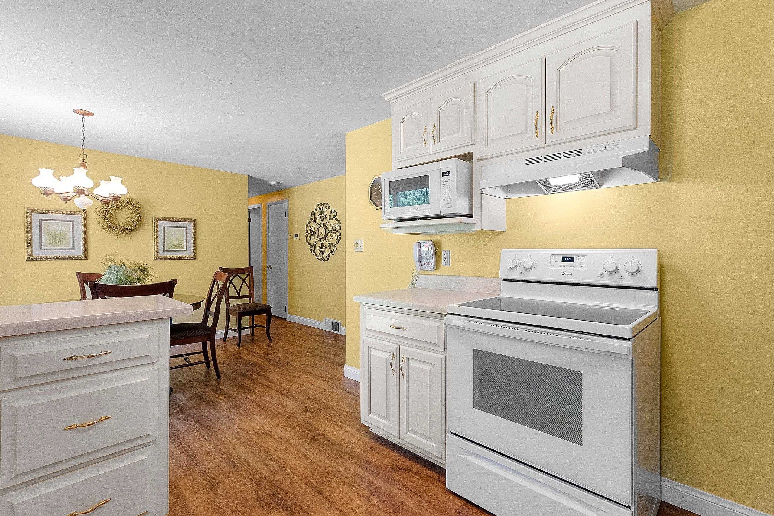 1430 Oak Ridge Drive Green Bay, WI 54304 - Photo 26 of 44