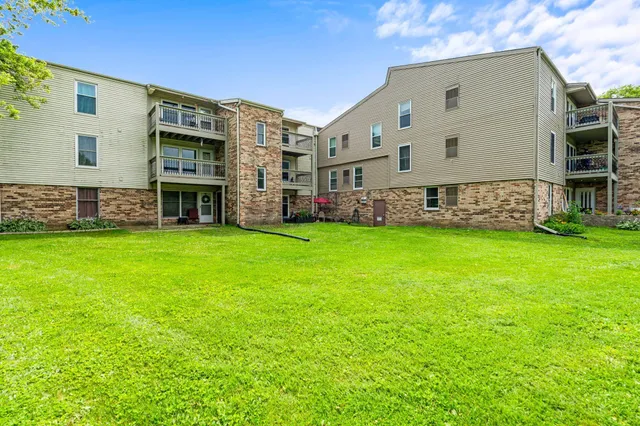 $144,900 | N114W16680 Crown Drive, Unit 9, Germantown, WI 53022