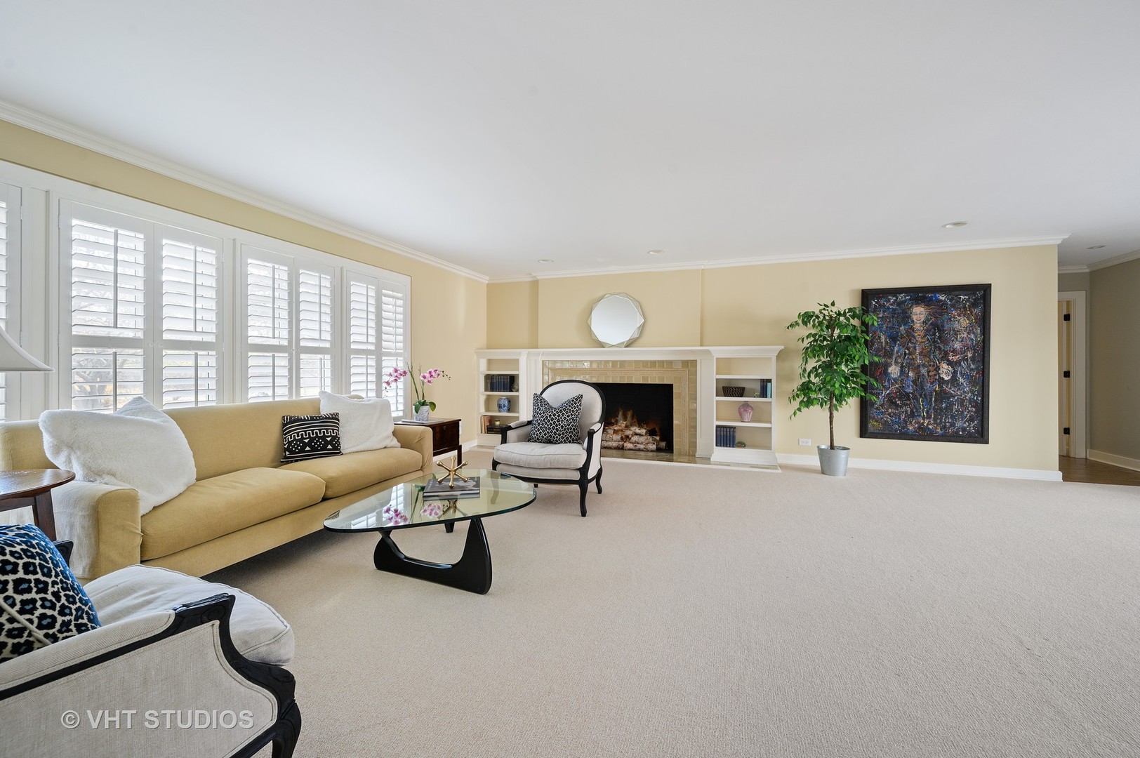 66 Meadowview Road Northfield, IL 60093 - Photo 5 of 33 a living room with furniture and a fireplace