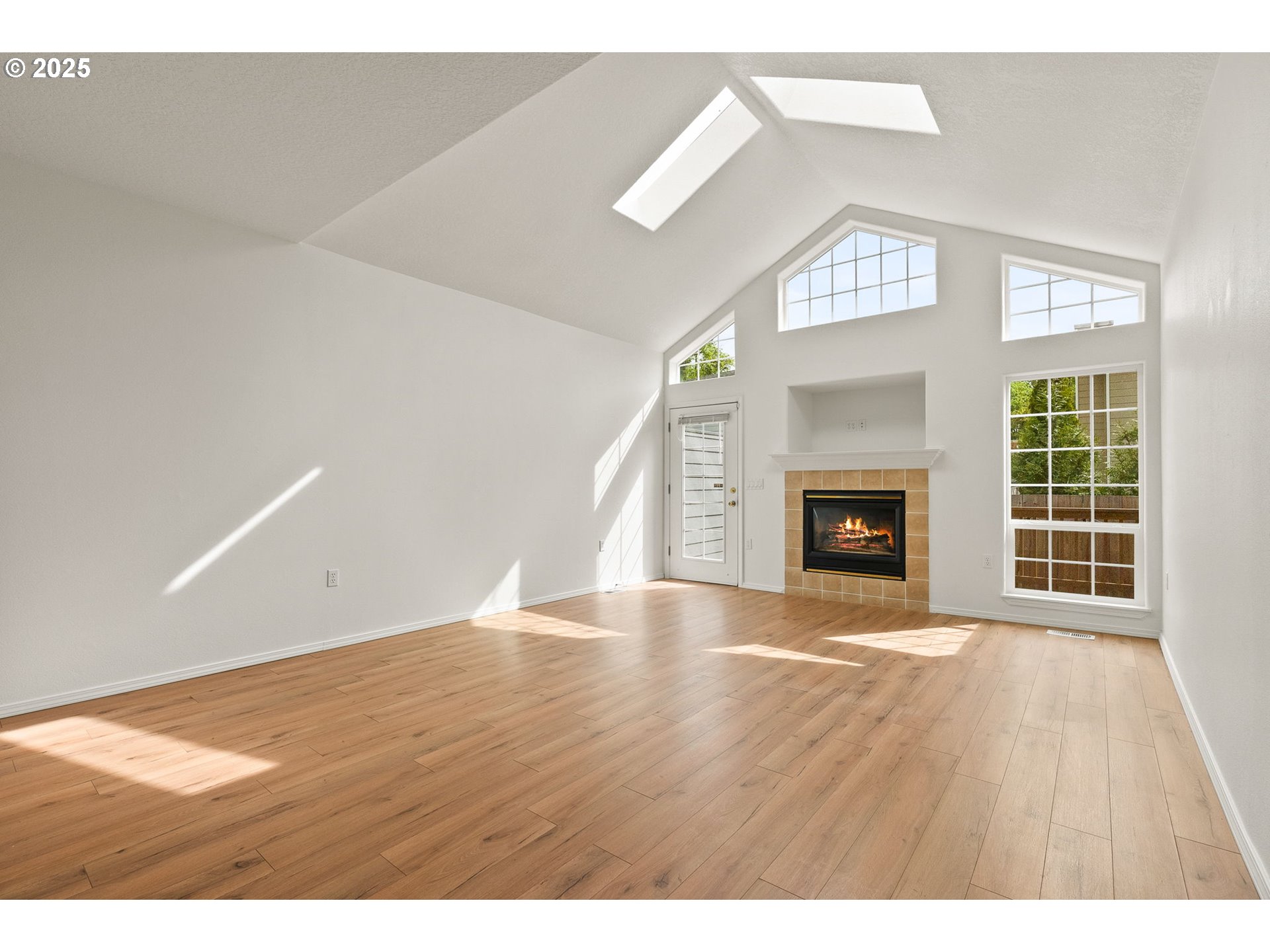 4710 Southwest 2nd Avenue Portland, OR 97239 - Photo 5 of 22 Gallery Image 5